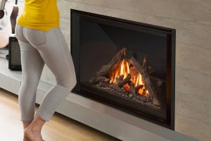 Valor H6 Series gas fireplace with traditional log set