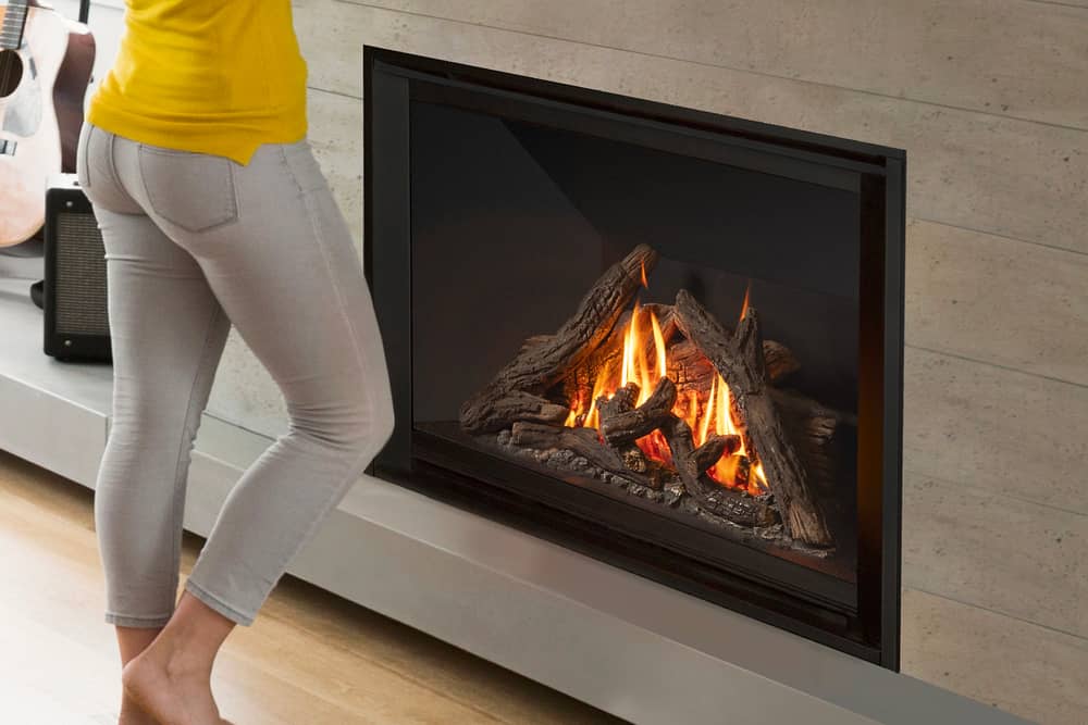 Valor H6 Series gas fireplace with traditional log set